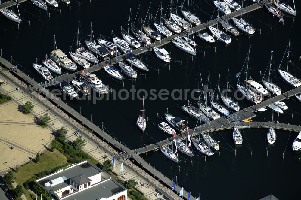 Rostock from the bird's eye view: Pleasure boat marina with docks and moorings on the shore area of baltic see in Rostock in the state Mecklenburg - Western Pomerania