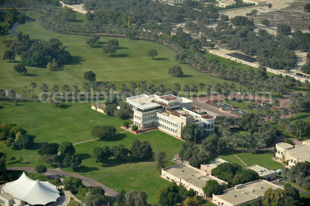 Dubai from the bird's eye view: Blick auf Zabeel Palace von Sheikh Mohammed bin Rashid Al Maktoum in Dubai. Der Sheikh ist der Herrscher des Emirates Dubai und Premierminister, Verteidigungsminister und Vizepräsident der Vereinigten Arabischen Emirate. View of the Zabeel Palace of Sheikh Mohammed bin Rashid Al Maktoum in Dubai. The sheikh is the absolute monarch of Dubai and prime minister, minister of defense and vice president of the United Arab Emirates.