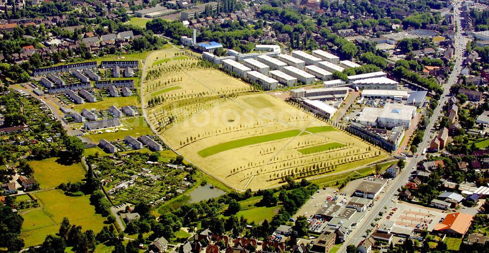 Bottrop from the bird's eye view: Blick auf die ehemalige Zeche Prosper III mit Wohngebiet.