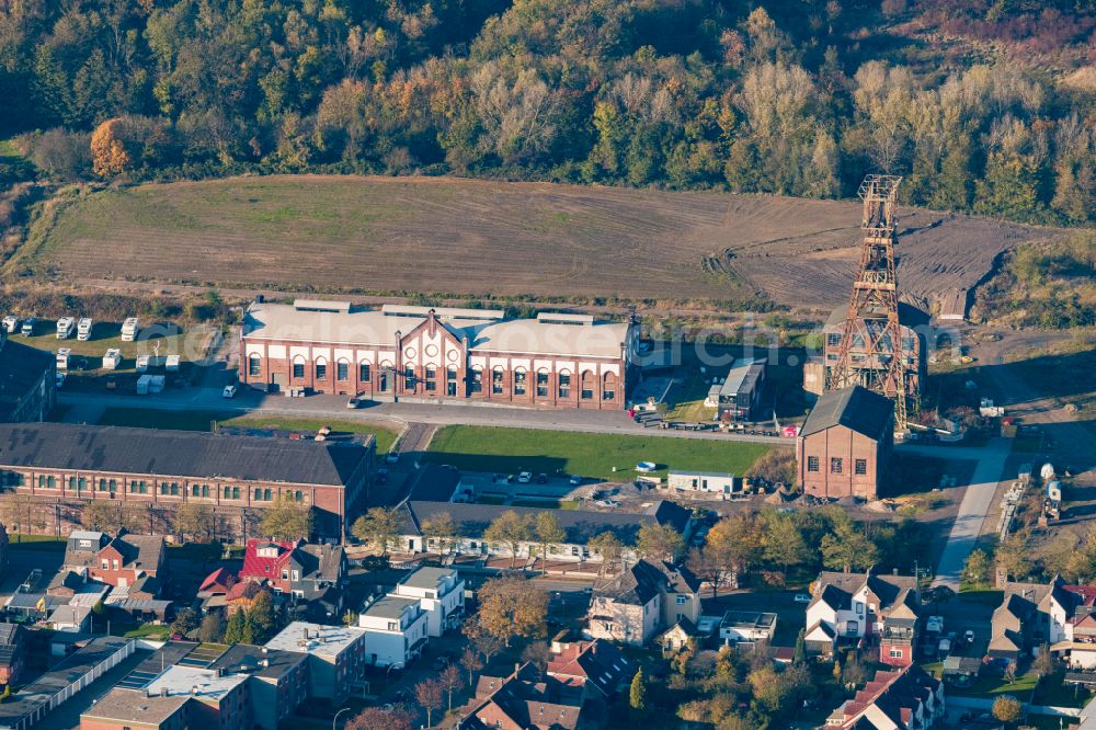 Aerial image Oer-Erkenschwick - View of the Ewald Continuation mine in Oer-Erkenschwick in the state of North Rhine-Westphalia. The disused hard coal mine with buildings and headframe is located on the street Am Foerderturm in the Ruhr area