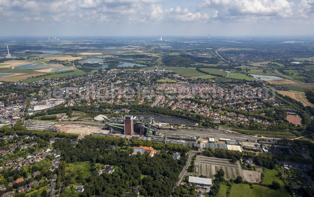 Aerial photograph Kamp-Lintfort - View of the facility and the area of the Zeche Friedrich Heinrich on the Friedrich-Heinrich-Allee in Kamp-Lintfort in the state North Rhine-Westphalia