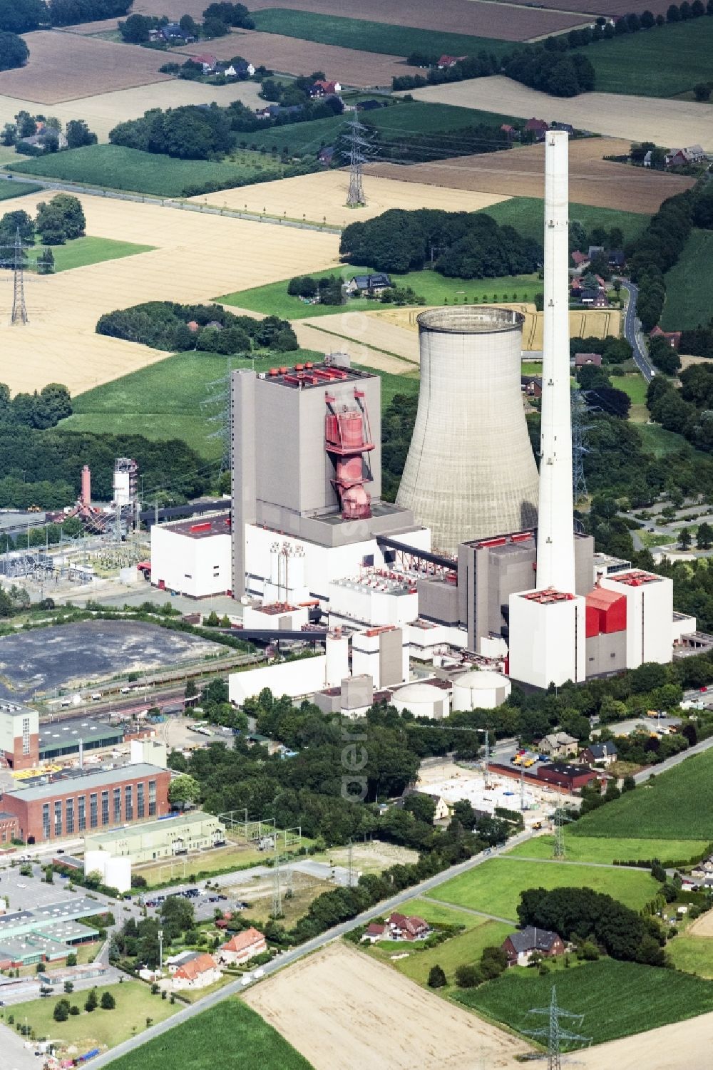 Aerial image Ibbenbüren - Zeche Oeynhausen on power plants and exhaust towers of thermal power station in the district Schafberg in Ibbenbueren in the state North Rhine-Westphalia, Germany