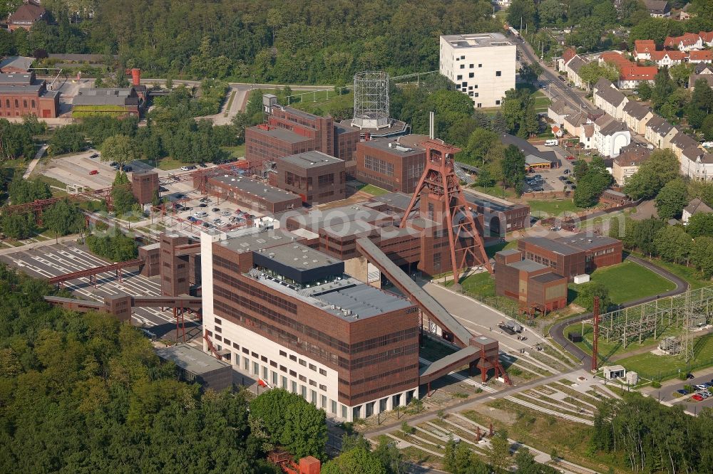 Essen OT Stoppenberg from the bird's eye view: View of the Zeche Zollverein in the district of Stoppenberg in Essen in the state of North Rhine-Westphalia