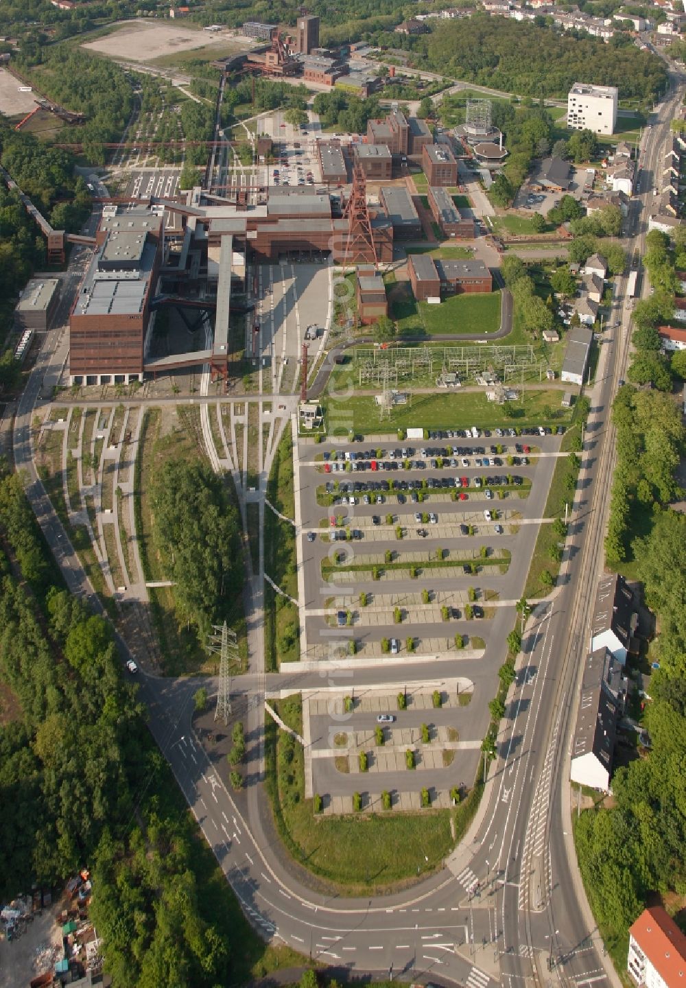 Aerial image Essen OT Stoppenberg - View of the Zeche Zollverein in the district of Stoppenberg in Essen in the state of North Rhine-Westphalia