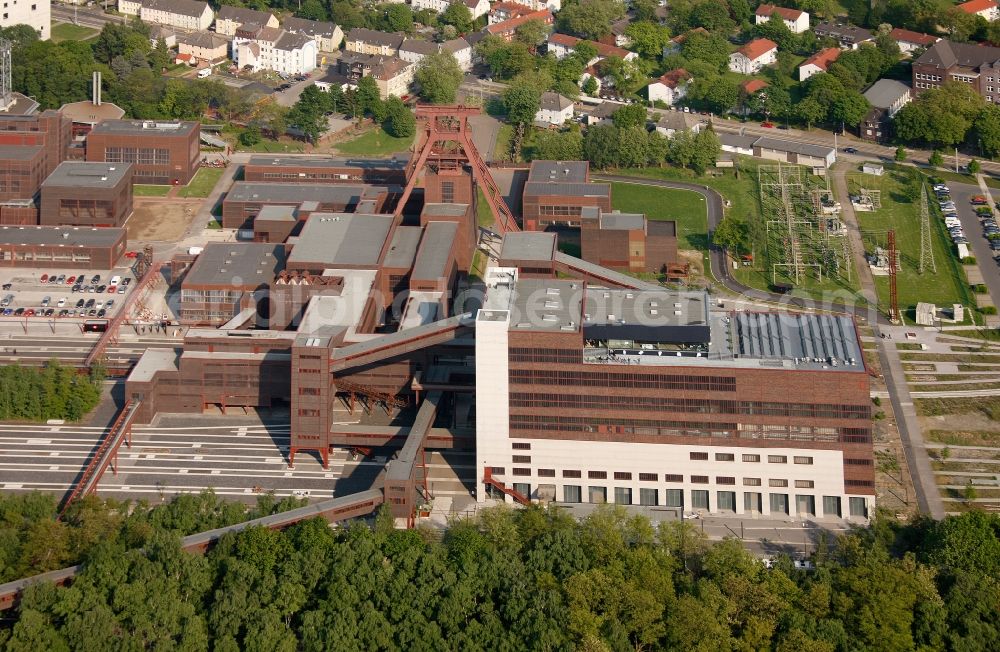 Aerial image Essen OT Stoppenberg - View of the Zeche Zollverein in the district of Stoppenberg in Essen in the state of North Rhine-Westphalia