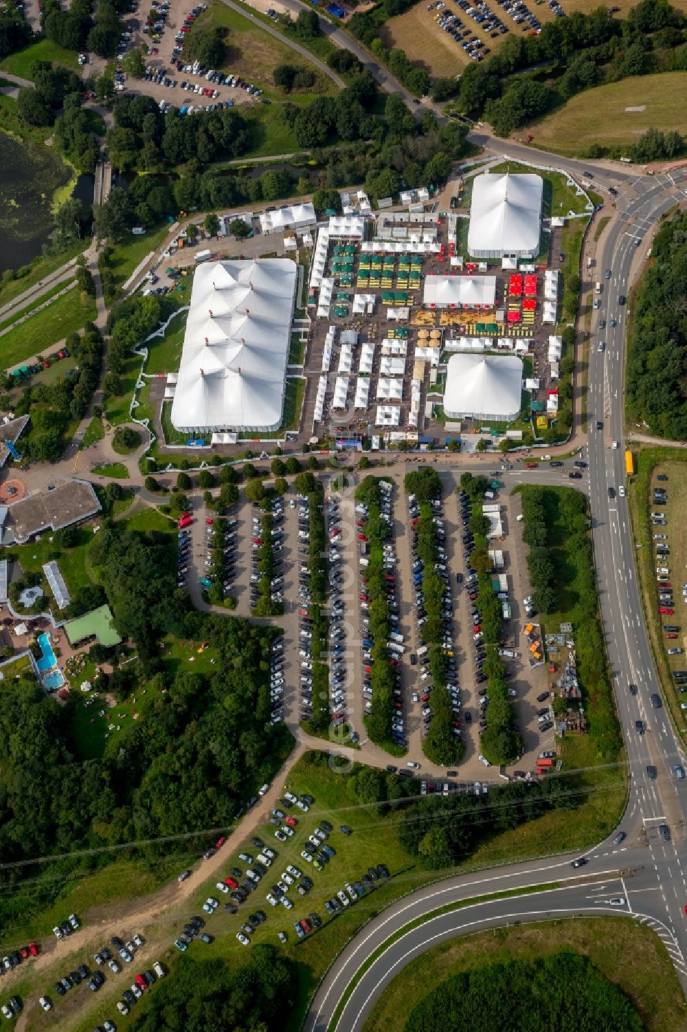 Aerial image Witten - Tent Festival Ruhr 2015 on Kemnader Reservoir in the Ruhrgebiet in Bochum in North Rhine-Westphalia