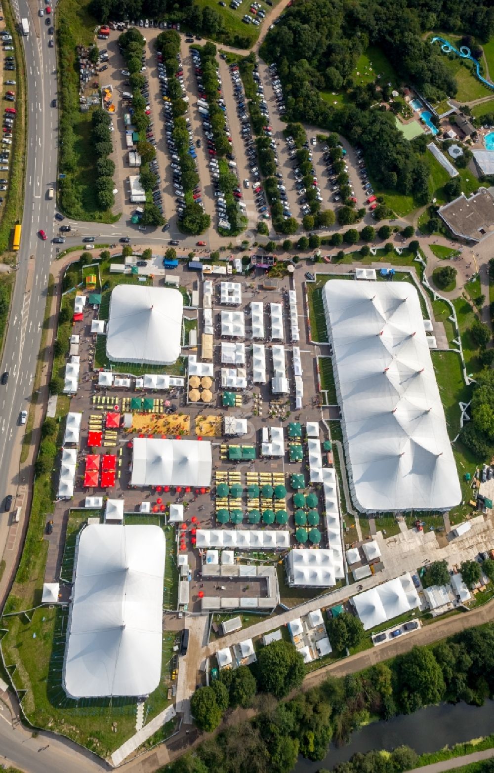 Aerial photograph Witten - Tent Festival Ruhr 2015 on Kemnader Reservoir in the Ruhrgebiet in Bochum in North Rhine-Westphalia