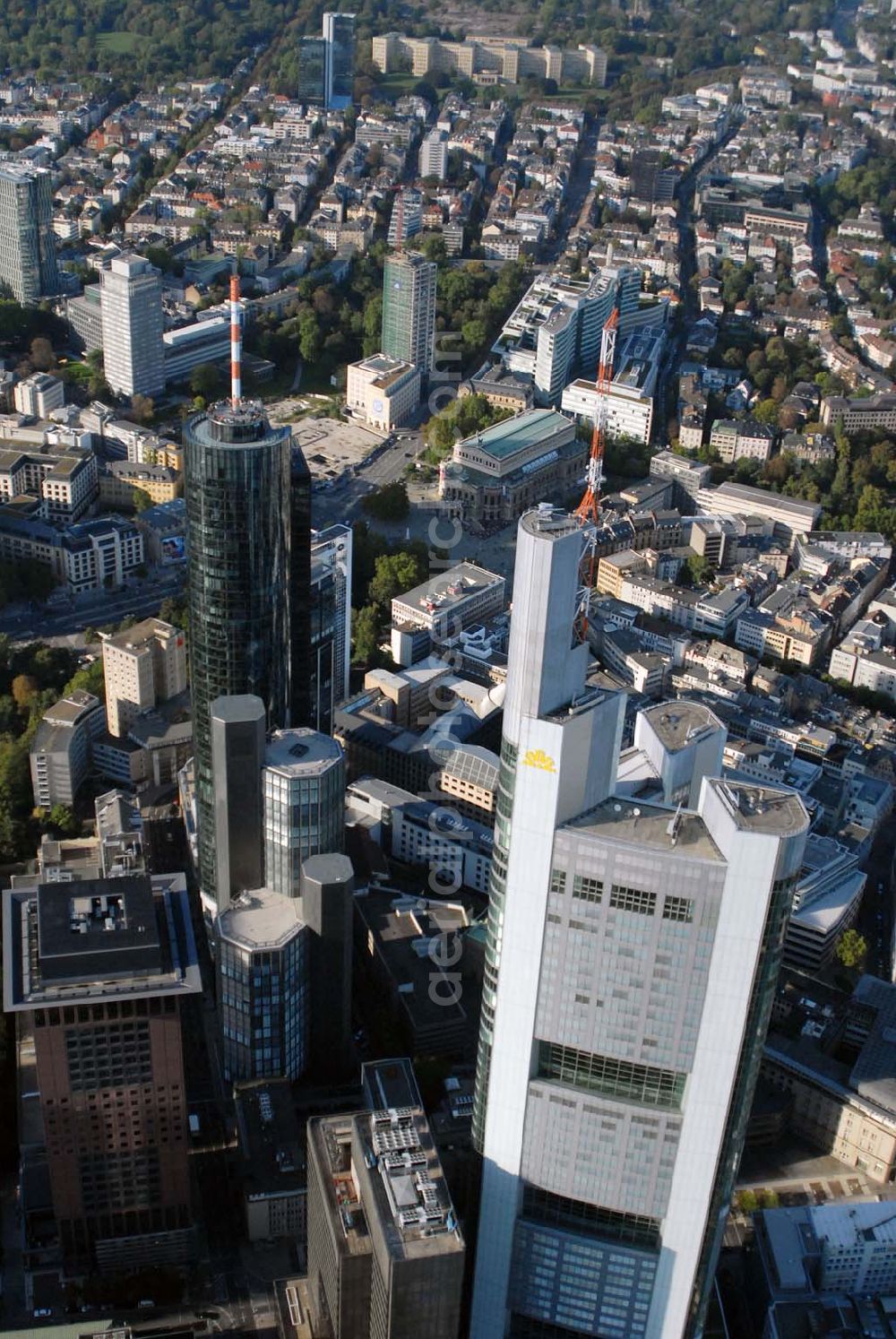 Frankfurt am Main from above - Blick auf die Zentrale der COMMERZBANK AG in 60261 Frankfurt - Telefon: +49 - 69 - 13620 - Telefax: +49 - 69 - 285389 und die Garden Towers sowie die Hessische Landesbank (Helaba).