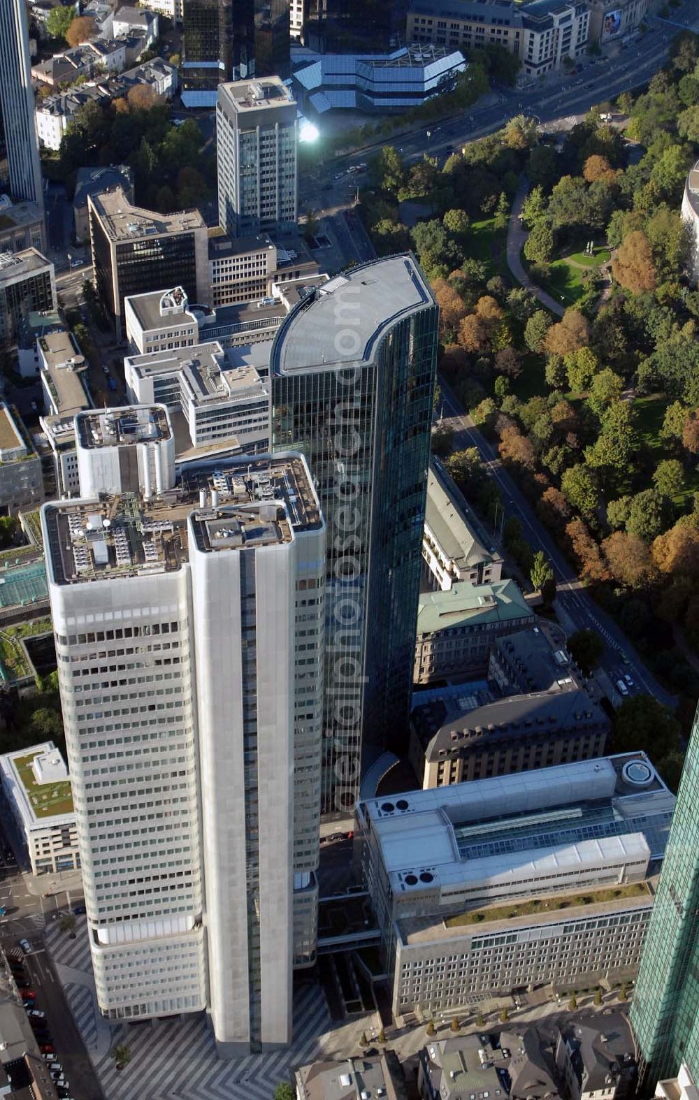 Frankfurt am Main from the bird's eye view: Blick auf die Towers der Dresdner Bank AG am Jürgen-Ponto-Platz 1, D-60301 Frankfurt am Main - Tel.: +49-(0) 69/2 63-0 Faxnummern: allgemein +49-(0) 69/2 63-48 31 oder +49-(0) 69/2 63-40 04