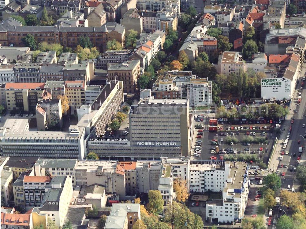 Berlin - Tiergarten from the bird's eye view: Zentrale der Firma Möbel Hübner in der Stendaler Straße in Berlin-Tiergarten.