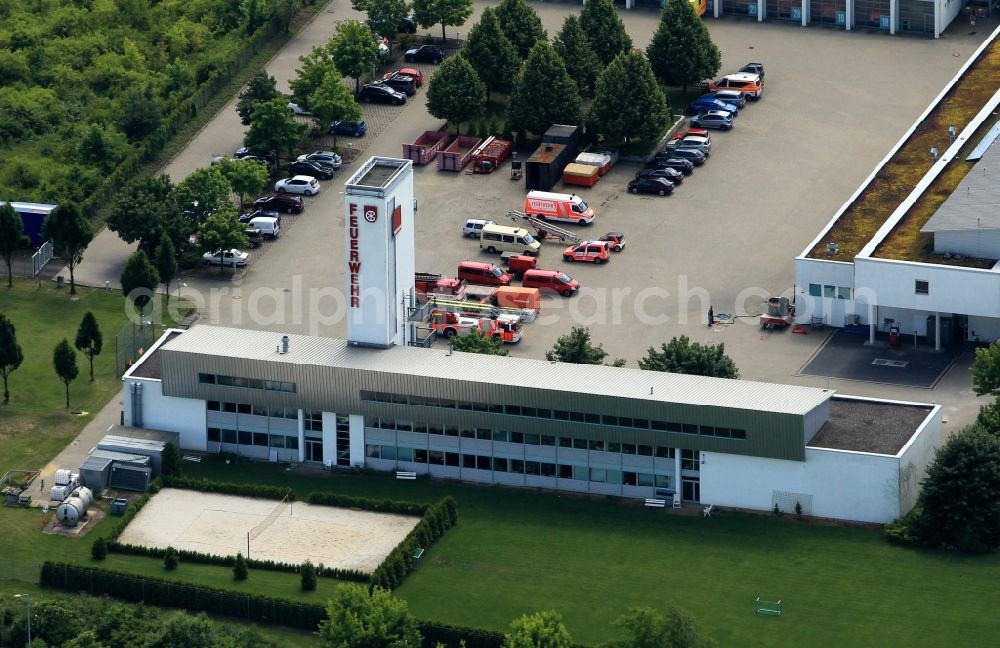 Aerial image Erfurt - View at the control center for fire protection, rescue service and civil protection of the city Erfurt in the state of Thuringia. The control center is located in the commercial area which is named danger center and has an exit to the B4