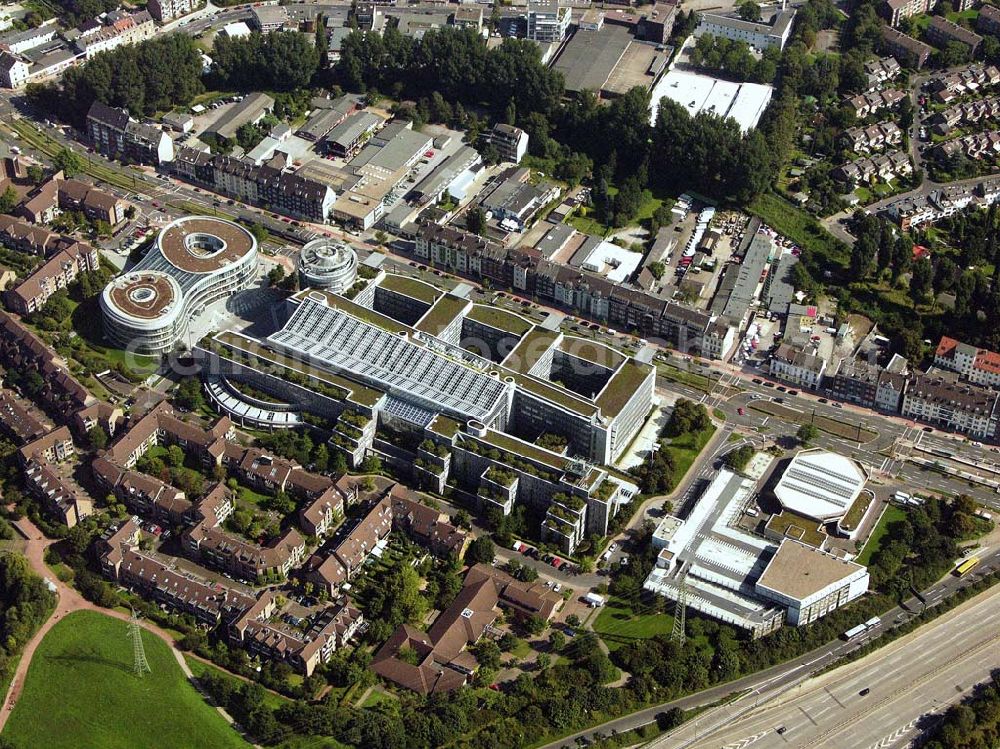 Aerial image Düsseldorf (NRW) - Blick auf die Zentrale der Provinzial Versicherung AG südöstlich vom Düsseldorfer Stadtzentrum im Stadteil Wersten. In unmittelbarer Nachbarschaft zum Bürogebäude befindet sich der Südpark (ehemaliges BUGA-Gelände) mit dem Deichsee und der südl. Autobahnzubringer. Provinzial Rheinland Lebensversicherung AG und Provinzial Rheinland Versicherung AG, Die Versicherung der Sparkassen, Provinzialplatz 1, 40591 Düsseldorf, Telefon: (0211) 978-0, Fax: (0211) 978-1700, E-Mail: service@provinzial.de