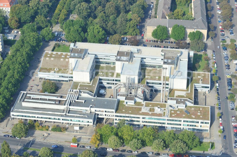 Aerial image Berlin - Blick auf den zentralen Campus der Beuth Hochschule für Technik Berlin - University of Applied Sciences - an der Luxemburger Straße 10 in 13353 Berlin. Beuth central campus of University of Applied Sciences Berlin.