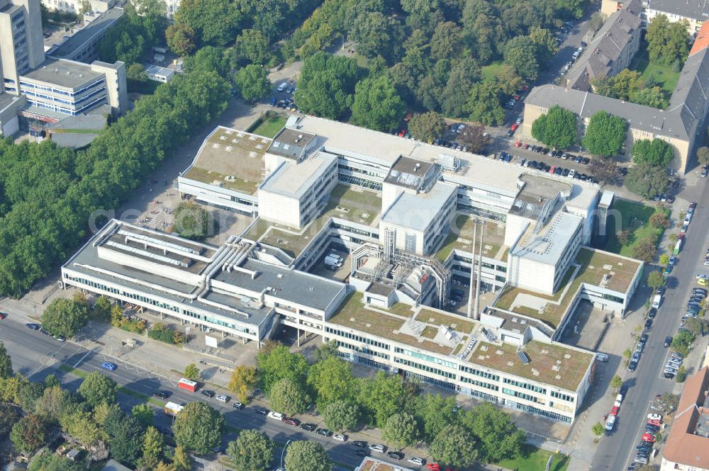 Berlin from above - Blick auf den zentralen Campus der Beuth Hochschule für Technik Berlin - University of Applied Sciences - an der Luxemburger Straße 10 in 13353 Berlin. Beuth central campus of University of Applied Sciences Berlin.