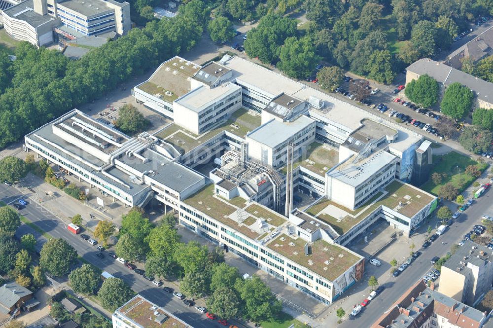 Aerial image Berlin - Blick auf den zentralen Campus der Beuth Hochschule für Technik Berlin - University of Applied Sciences - an der Luxemburger Straße 10 in 13353 Berlin. Beuth central campus of University of Applied Sciences Berlin.