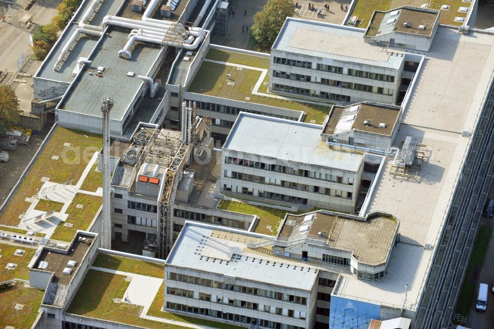 Aerial photograph Berlin - Blick auf den zentralen Campus der Beuth Hochschule für Technik Berlin - University of Applied Sciences - an der Luxemburger Straße 10 in 13353 Berlin. Beuth central campus of University of Applied Sciences Berlin.