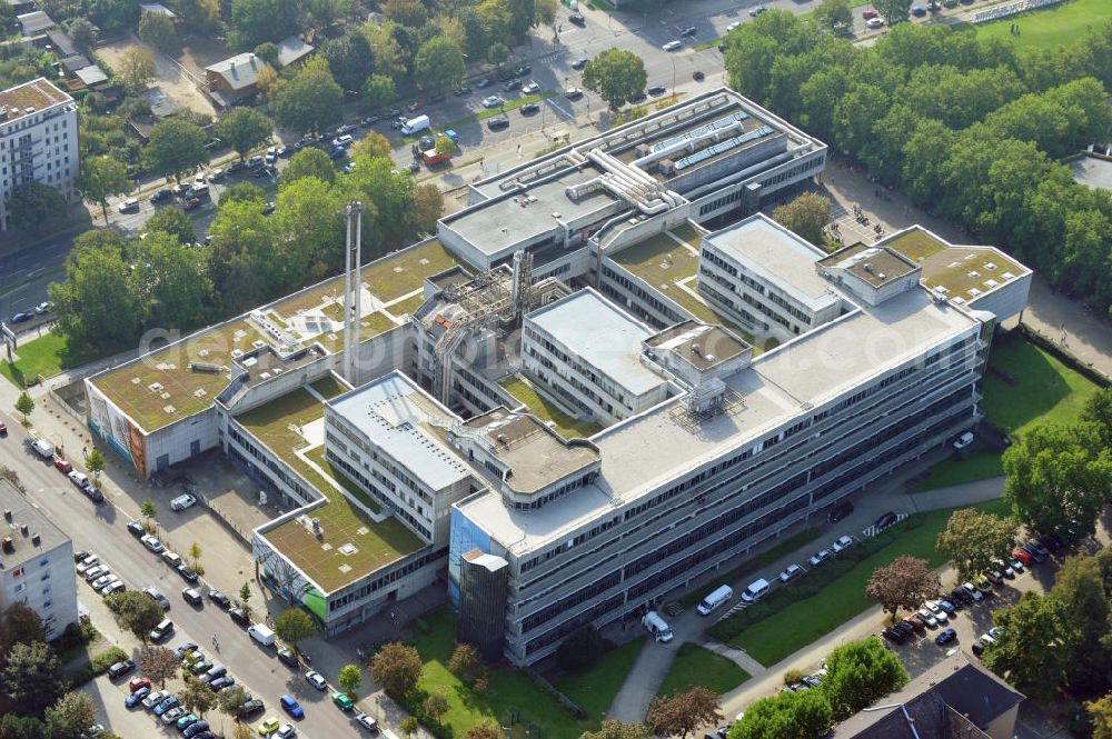 Aerial image Berlin - Blick auf den zentralen Campus der Beuth Hochschule für Technik Berlin - University of Applied Sciences - an der Luxemburger Straße 10 in 13353 Berlin. Beuth central campus of University of Applied Sciences Berlin.