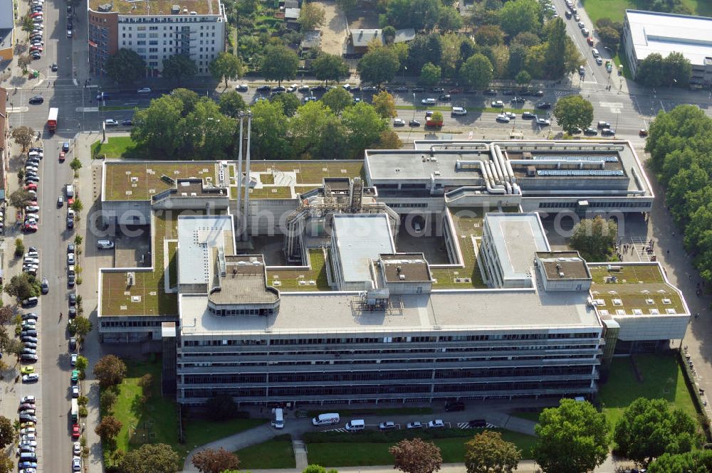 Aerial photograph Berlin - Blick auf den zentralen Campus der Beuth Hochschule für Technik Berlin - University of Applied Sciences - an der Luxemburger Straße 10 in 13353 Berlin. Beuth central campus of University of Applied Sciences Berlin.