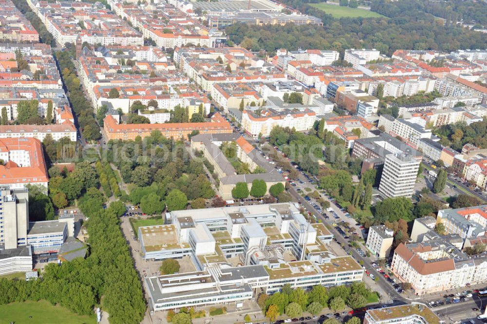 Aerial photograph Berlin - Blick auf den zentralen Campus der Beuth Hochschule für Technik Berlin - University of Applied Sciences - an der Luxemburger Straße 10 in 13353 Berlin. Beuth central campus of University of Applied Sciences Berlin.