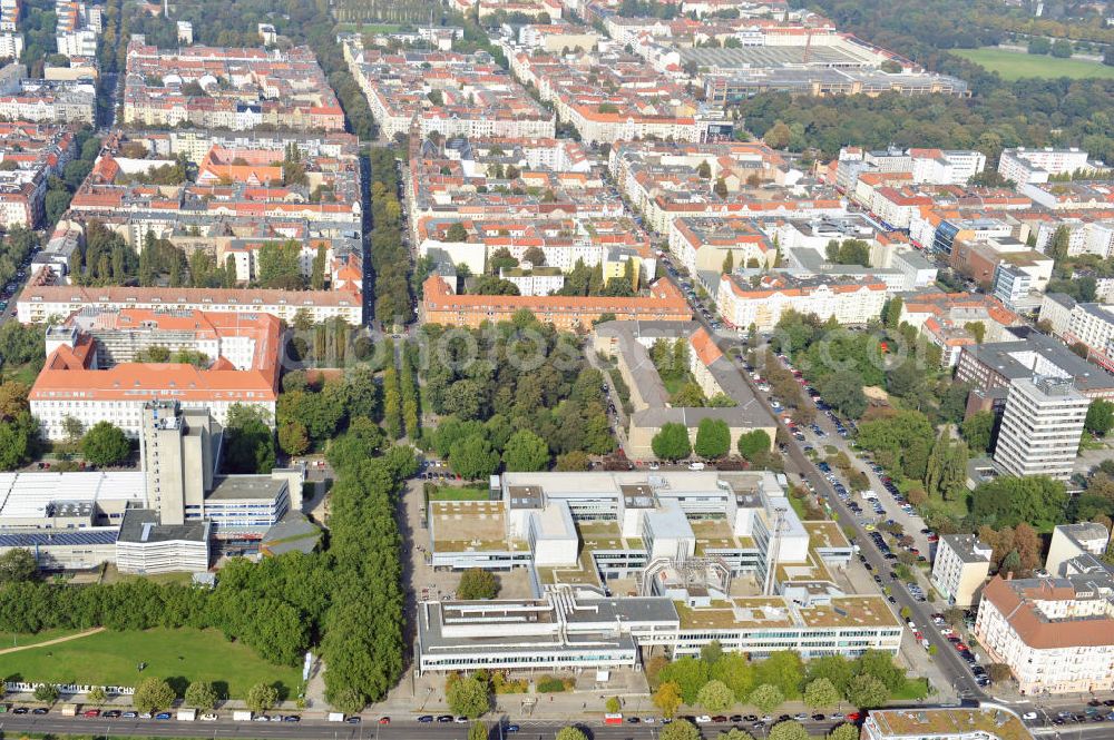 Berlin from the bird's eye view: Blick auf den zentralen Campus der Beuth Hochschule für Technik Berlin - University of Applied Sciences - an der Luxemburger Straße 10 in 13353 Berlin. Beuth central campus of University of Applied Sciences Berlin.