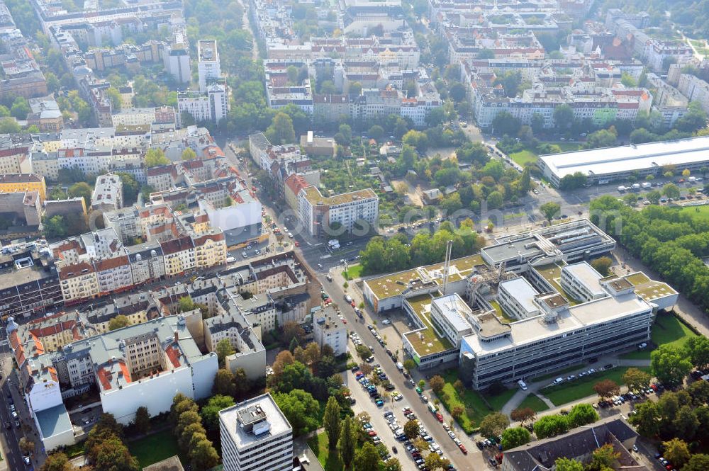 Aerial image Berlin - Blick auf den zentralen Campus der Beuth Hochschule für Technik Berlin - University of Applied Sciences - an der Luxemburger Straße 10 in 13353 Berlin. Beuth central campus of University of Applied Sciences Berlin.