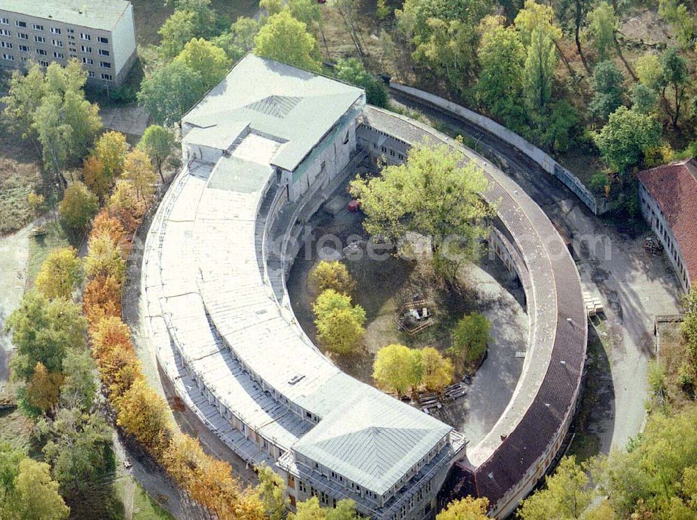 Dallgow - Döberitz from the bird's eye view: Zentralgebäude des ehem. Olympischen Dorfes in Dallgow-Döberitz bei Wustermark in Brandenburg.