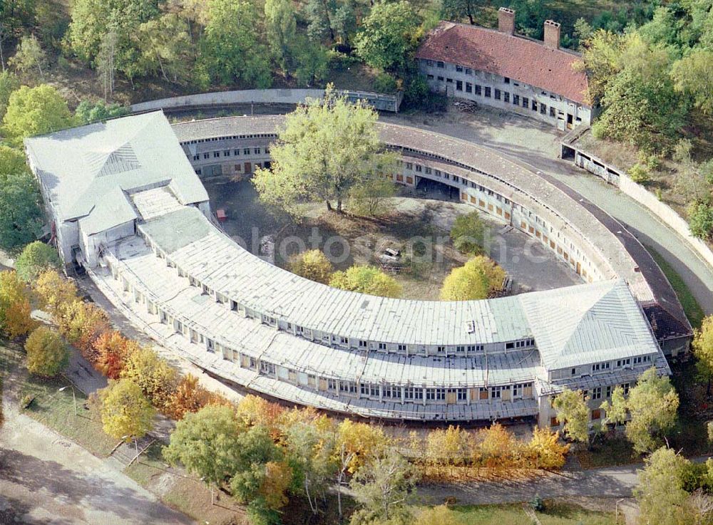 Aerial image Dallgow - Döberitz - Zentralgebäude des ehem. Olympischen Dorfes in Dallgow-Döberitz bei Wustermark in Brandenburg.