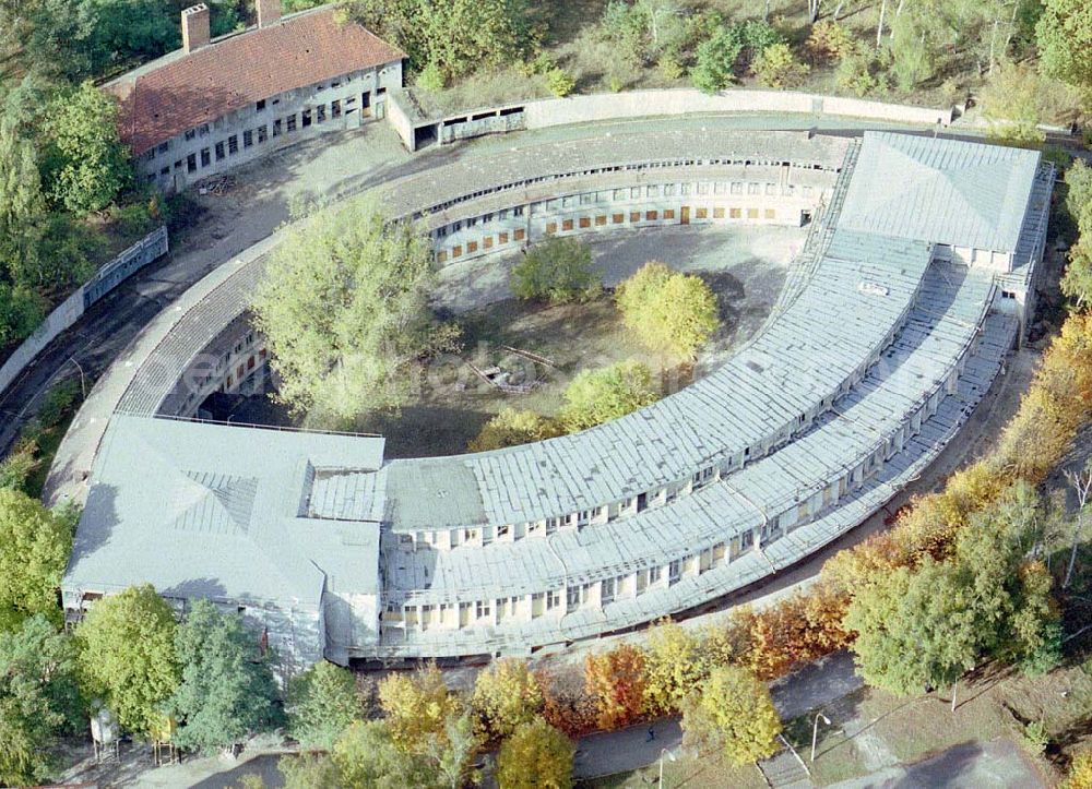 Dallgow - Döberitz from above - Zentralgebäude des ehem. Olympischen Dorfes in Dallgow-Döberitz bei Wustermark in Brandenburg.