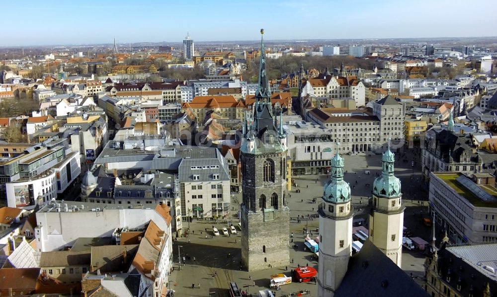 Aerial photograph Halle ( Saale ) - View of the center of Halle view of the Red Tower and the St. Mary's Church in Saxony-Anhalt