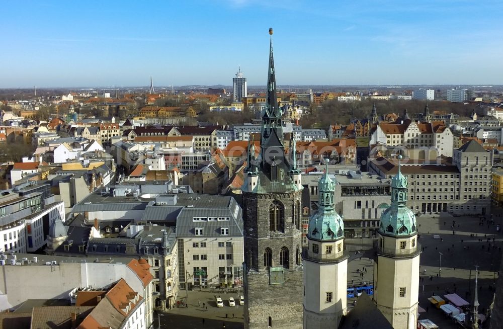 Halle ( Saale ) from the bird's eye view: View of the center of Halle view of the Red Tower and the St. Mary's Church in Saxony-Anhalt