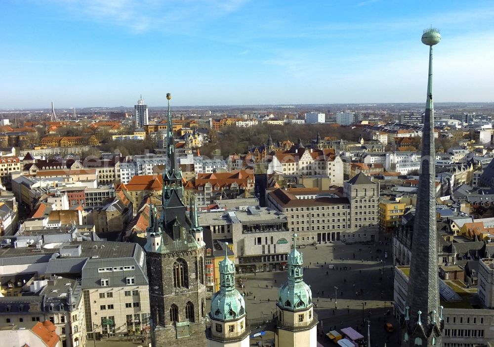 Aerial image Halle ( Saale ) - View of the center of Halle view of the Red Tower and the St. Mary's Church in Saxony-Anhalt