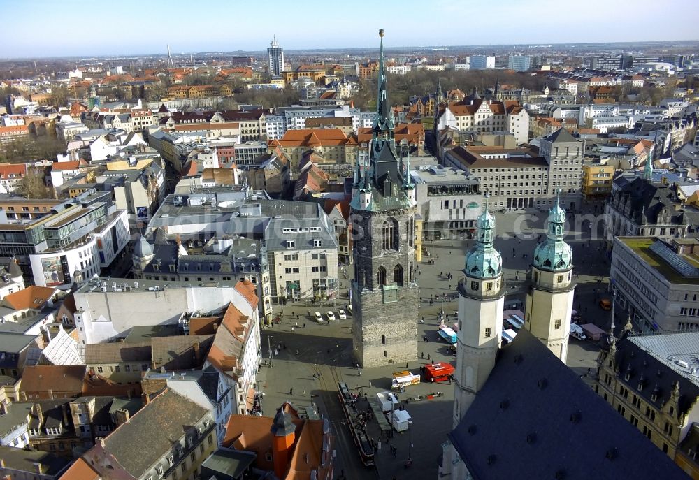 Aerial photograph Halle ( Saale ) - View of the center of Halle view of the Red Tower and the St. Mary's Church in Saxony-Anhalt