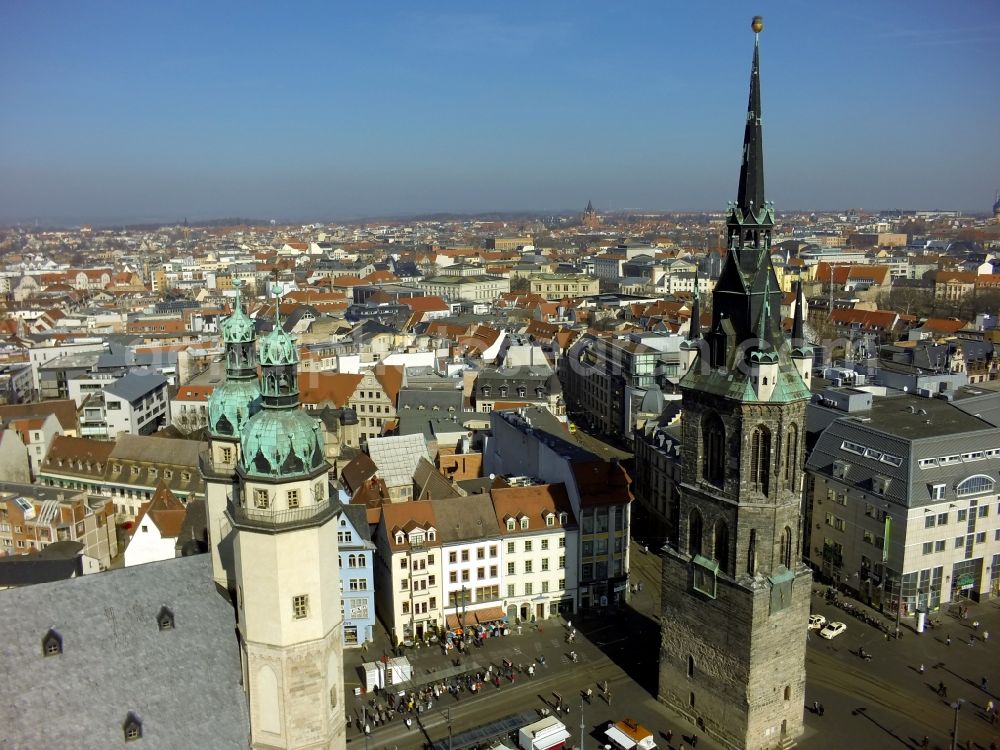 Aerial photograph Halle ( Saale ) - View of the center of Halle view of the Red Tower and the St. Mary's Church in Saxony-Anhalt