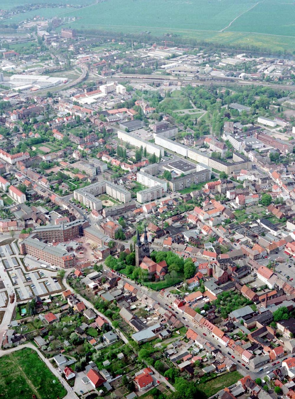 Berlin - Hellersdorf from the bird's eye view: Zentrum vom Hellersdorf.