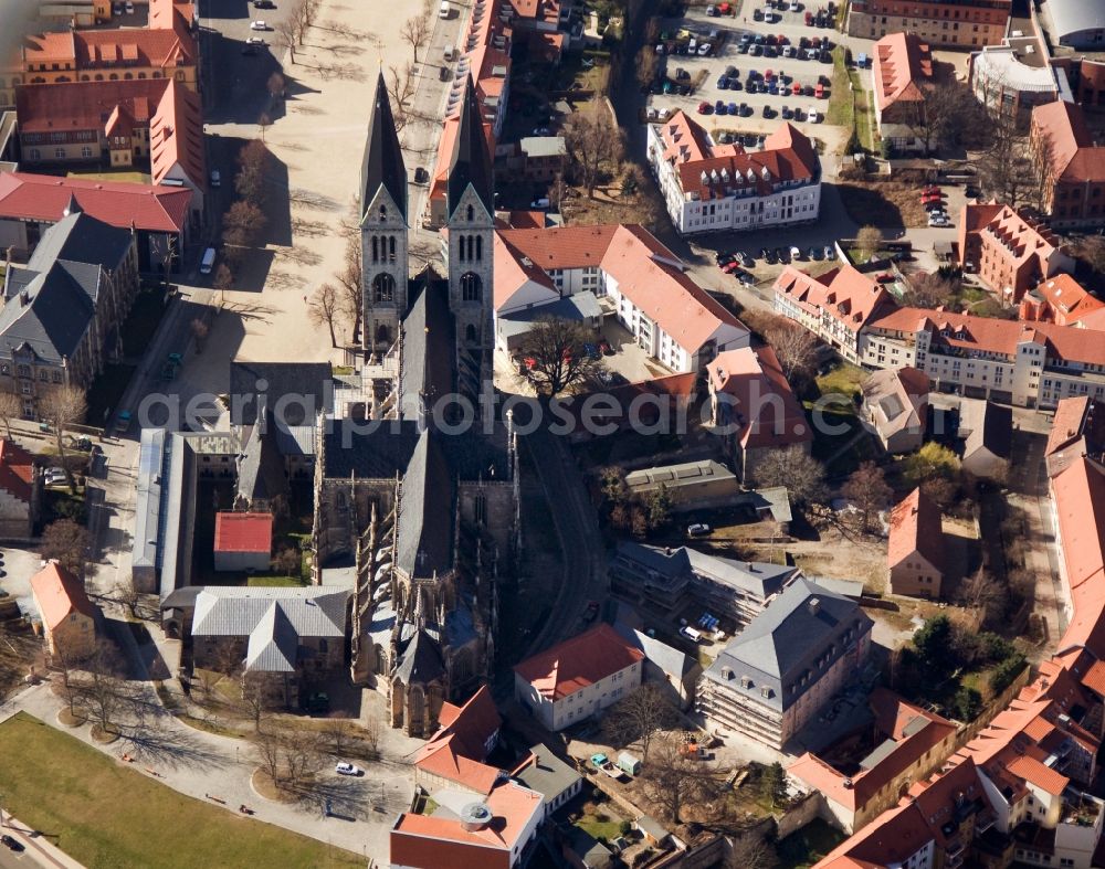 Halberstadt from the bird's eye view: View the Halberstadt Cathedral in the old city of Halberstadt in the state Saxony-Anhalt