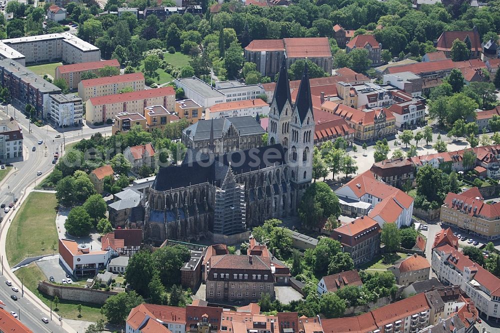 Aerial photograph Halberstadt - Halberstadt Cathedral in the old city of Halberstadt in the state Saxony-Anhalt