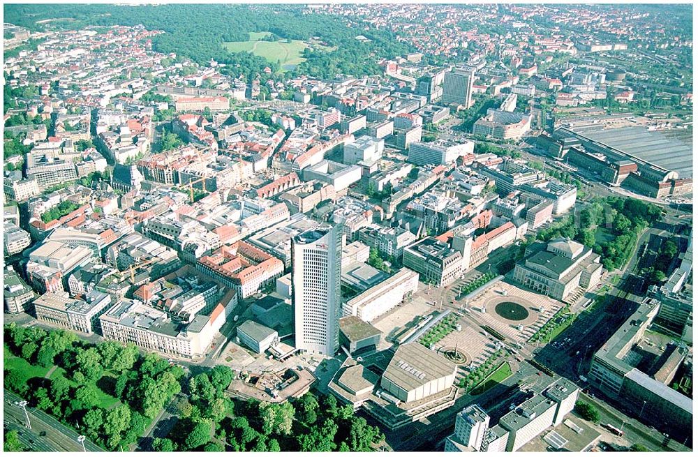 Leipzig from above - 27.05.2004 Leipzig Blick auf Zentrale des Mitteldeutschen Rundfunks, rechts daneben das Gewandhaus zu Leipzig und die Oper sowie rechts oben der Leipziger Hauptbahnhof