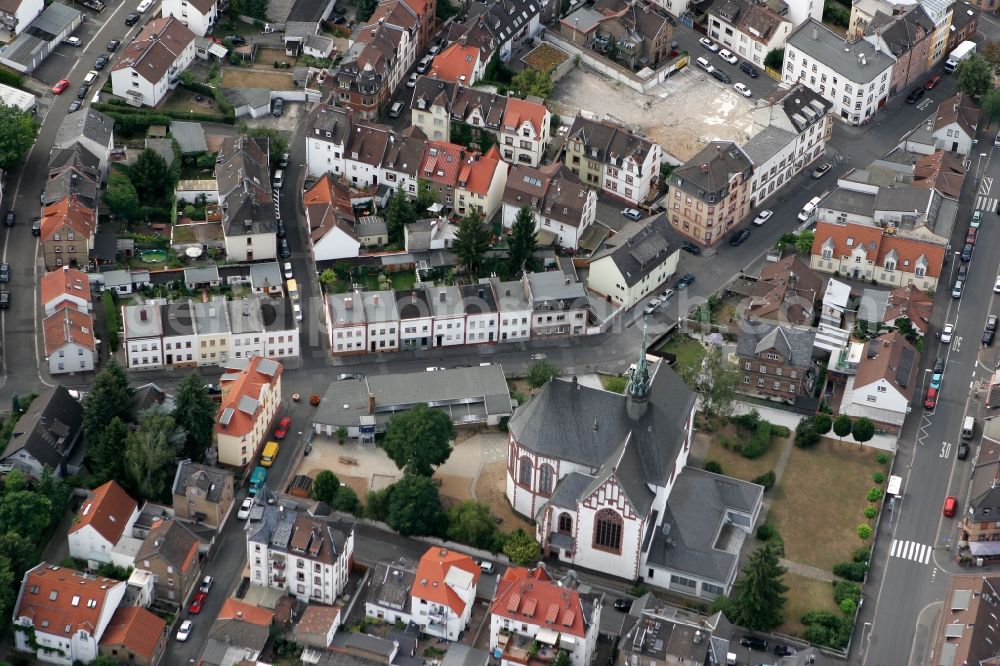 Aerial photograph Mainz - District center of Mombach overlooking the Heart Jesus Church in Mainz in Rhineland-Palatinate