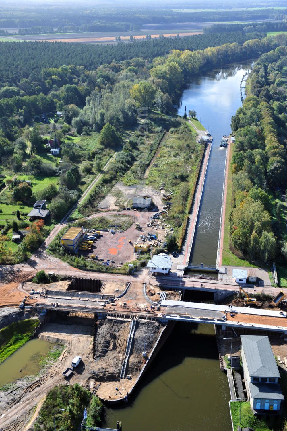 Zerben from above - Baustelle / Neubau der Zerbener Brücke und der Schleuse Zerben am Elbe-Havel-Kanal in Sachsen-Anhalt. Ein Projekt des WSV, Wasser- und Schifffahrtsverwaltung des Bundes. The bridge Zerben over the Elbe-Havel-Canal and the lock in Zerben, Saxony-Anhalt.