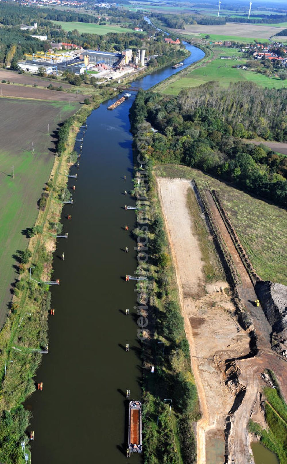 Aerial photograph Zerben - Baustelle / Neubau der Zerbener Brücke und der Schleuse Zerben am Elbe-Havel-Kanal in Sachsen-Anhalt. Ein Projekt des WSV, Wasser- und Schifffahrtsverwaltung des Bundes. The bridge Zerben over the Elbe-Havel-Canal and the lock in Zerben, Saxony-Anhalt.