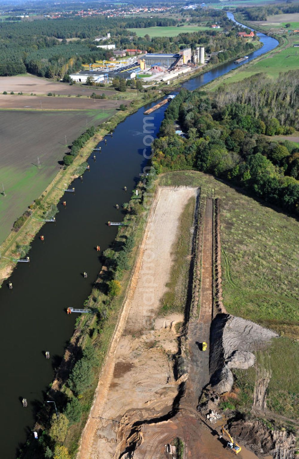 Zerben from above - Baustelle / Neubau der Zerbener Brücke und der Schleuse Zerben am Elbe-Havel-Kanal in Sachsen-Anhalt. Ein Projekt des WSV, Wasser- und Schifffahrtsverwaltung des Bundes. The bridge Zerben over the Elbe-Havel-Canal and the lock in Zerben, Saxony-Anhalt.