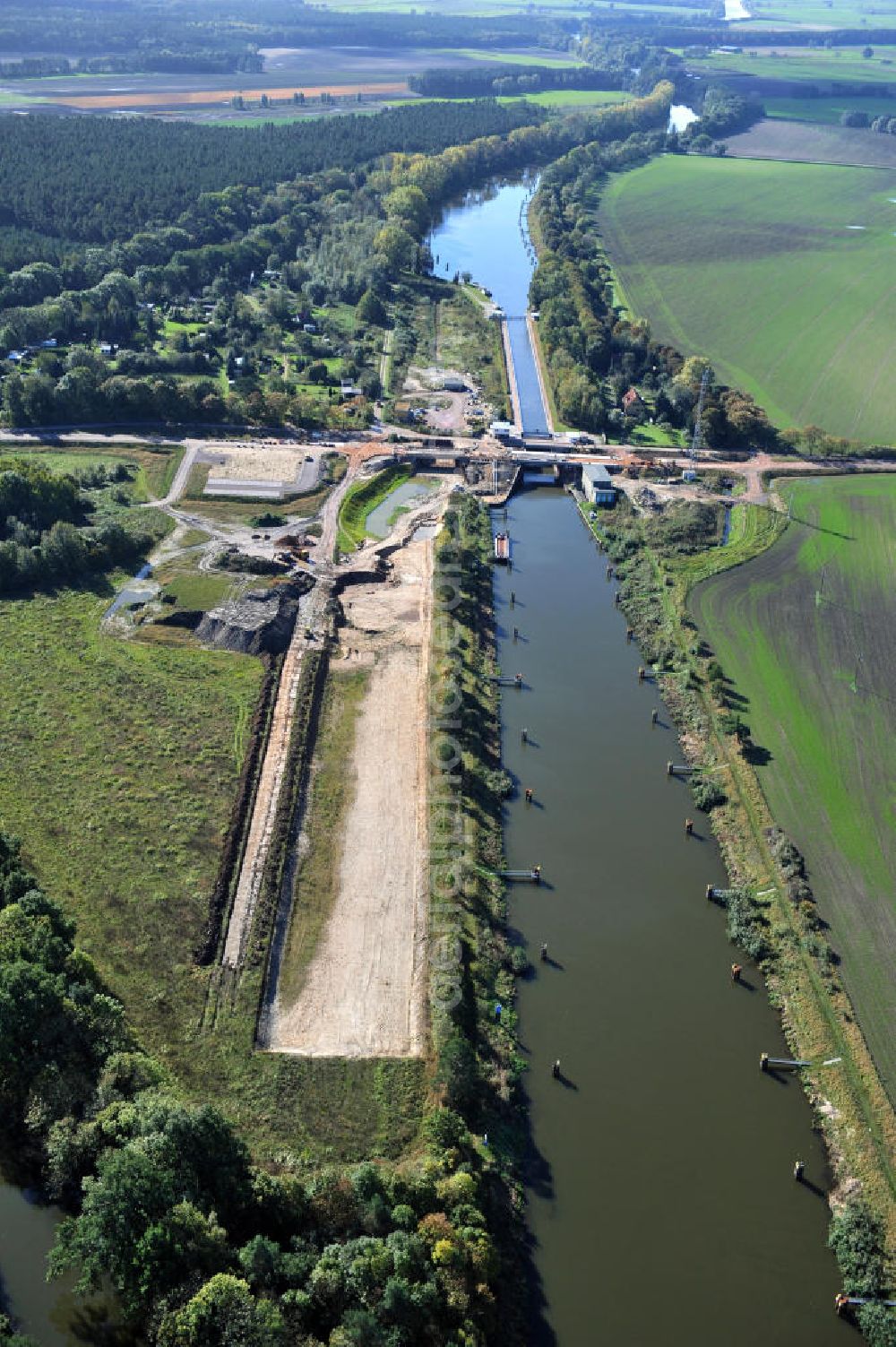 Aerial image Zerben - Baustelle / Neubau der Zerbener Brücke und der Schleuse Zerben am Elbe-Havel-Kanal in Sachsen-Anhalt. Ein Projekt des WSV, Wasser- und Schifffahrtsverwaltung des Bundes. The bridge Zerben over the Elbe-Havel-Canal and the lock in Zerben, Saxony-Anhalt.