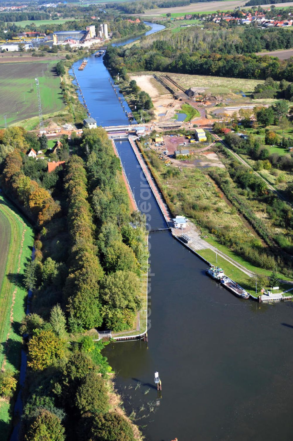 Aerial image Zerben - Baustelle / Neubau der Zerbener Brücke und der Schleuse Zerben am Elbe-Havel-Kanal in Sachsen-Anhalt. Ein Projekt des WSV, Wasser- und Schifffahrtsverwaltung des Bundes. The bridge Zerben over the Elbe-Havel-Canal and the lock in Zerben, Saxony-Anhalt.