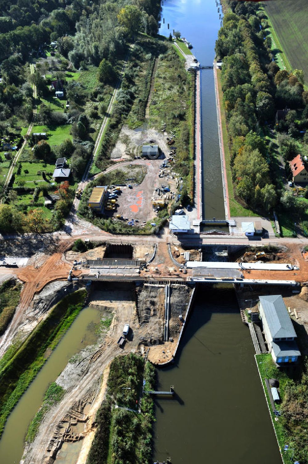 Zerben from the bird's eye view: Baustelle / Neubau der Zerbener Brücke und der Schleuse Zerben am Elbe-Havel-Kanal in Sachsen-Anhalt. Ein Projekt des WSV, Wasser- und Schifffahrtsverwaltung des Bundes. The bridge Zerben over the Elbe-Havel-Canal and the lock in Zerben, Saxony-Anhalt.