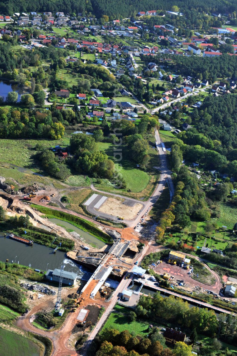 Aerial photograph Zerben - Baustelle / Neubau der Zerbener Brücke und der Schleuse Zerben am Elbe-Havel-Kanal in Sachsen-Anhalt. Ein Projekt des WSV, Wasser- und Schifffahrtsverwaltung des Bundes. The bridge Zerben over the Elbe-Havel-Canal and the lock in Zerben, Saxony-Anhalt.