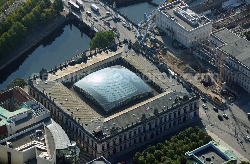 Berlin from the bird's eye view: View of the Zeughaus Berlin