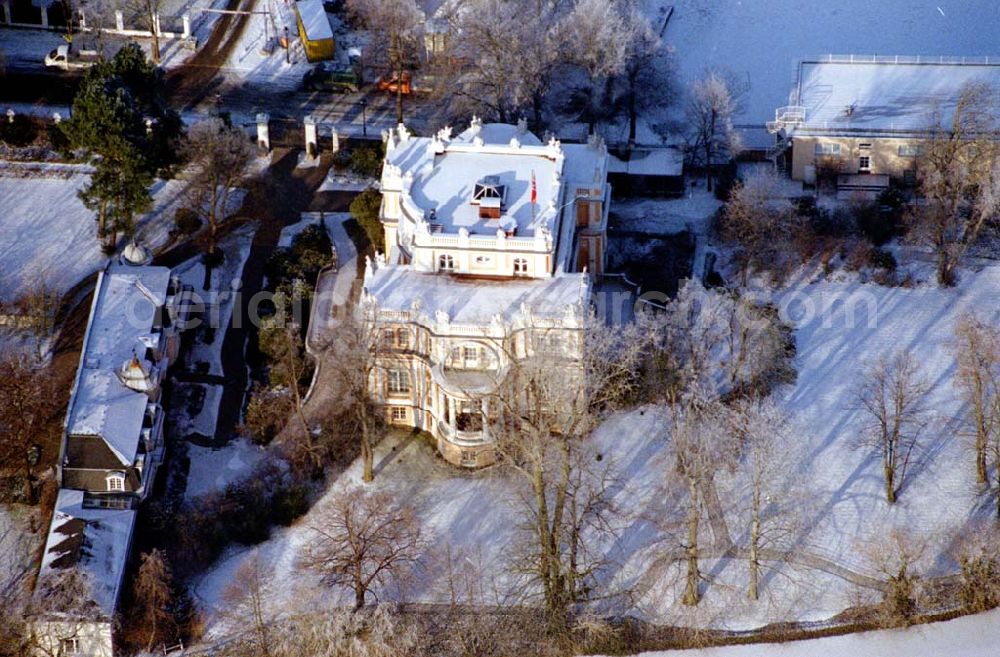 Aerial image Zeuthen - Brandenburg - 08.01.2003 Zeuthen - Brandenburg, DUSSMANN-Villa am Zeuthener See Gemeindeverwaltung Schillerstraße 1, 15738 Zeuthen Gemeinde@Zeuthen.de