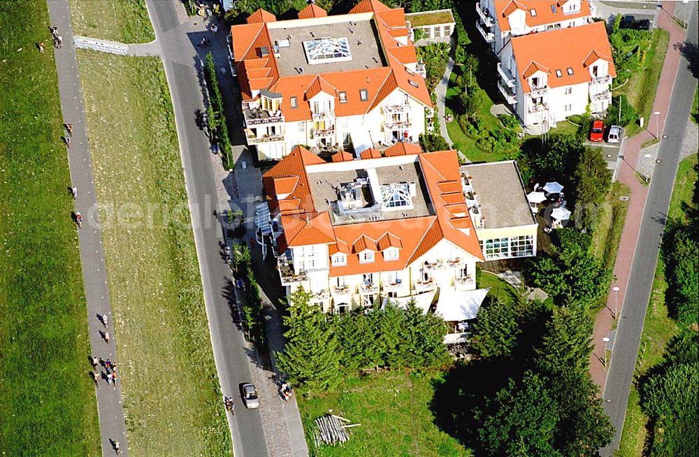 Aerial image Zingst / Mecklenburg Vorpommern - Zingst / Mecklenburg Vorpommern Hotel Meeresbusen (gelbe Häuser am Strand)