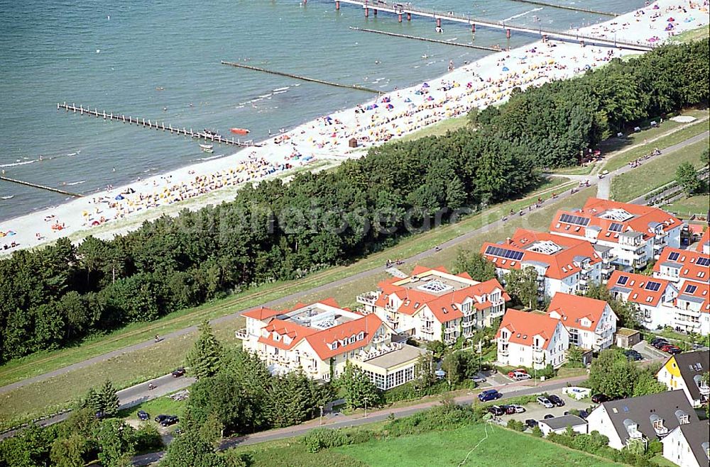 Zingst / Mecklenburg Vorpommern from above - Zingst / Mecklenburh Vorpommern Hotel Meereslust (gelbe Häuser am Strand)