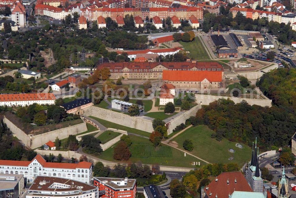 Aerial photograph Erfurt - Blick auf die Zitadelle Petersberg. Das Kernwerk der Zitadelle wurde von 1665-1707 angelegt und in Etappen bis 1868 aus- und umgebaut. Die Zitadelle Petersberg ist die einzige weitgehend erhaltene barocke Stadtfestung Mitteleuropas. Kontakt: Tourismus Gesellschaft Erfurt, Benediktsplatz 1, 99084 Erfurt; E-Mail: service@erfurt-tourist.de